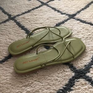 Women sandals size 6.5
